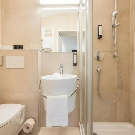 露塔施霍夫比奥酒店 酒店 4*