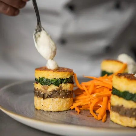 露塔施霍夫比奥酒店 酒店 洛伊塔施